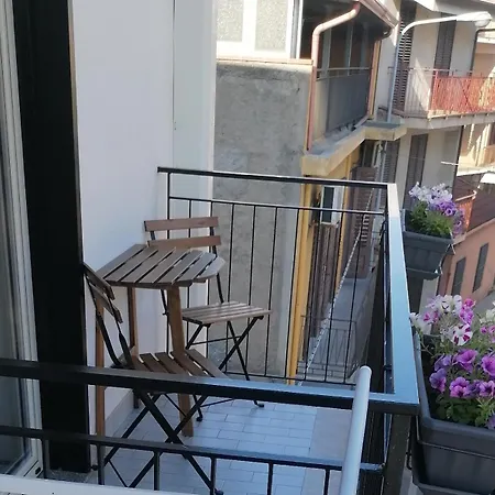 La Casa Du Barone Alojamento de Acomodação e Pequeno-almoço Falcone